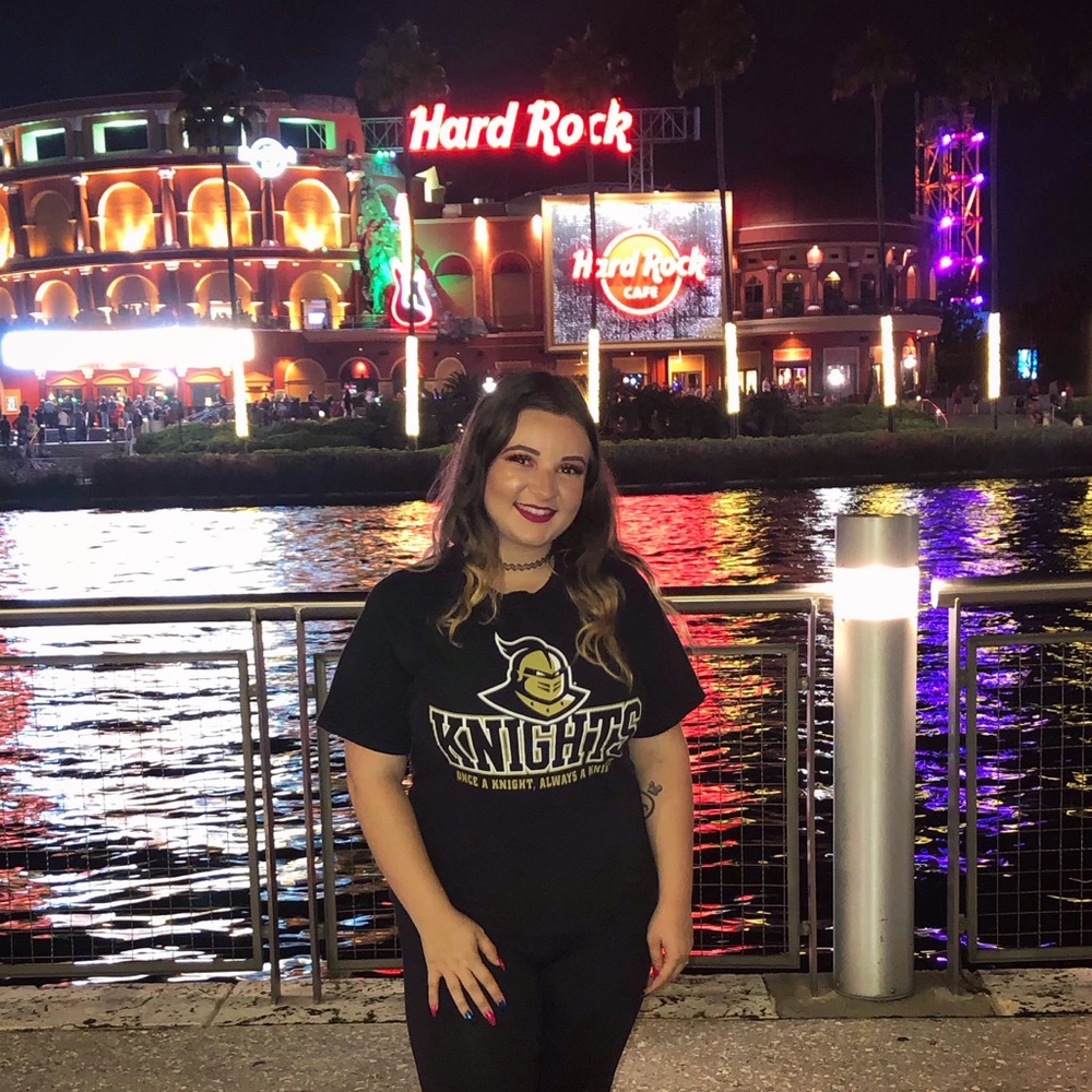 Meet your Posher, Stefania